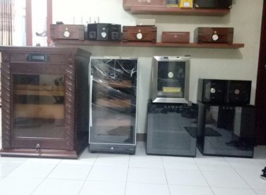 Tủ điện Xì gà khác hộp bảo quản Xì gà ở chỗ nào?