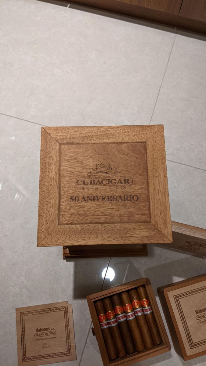 Humidor cigar Aniversario Cubacigar Benelux hộp 50 điếu tại sài gòn