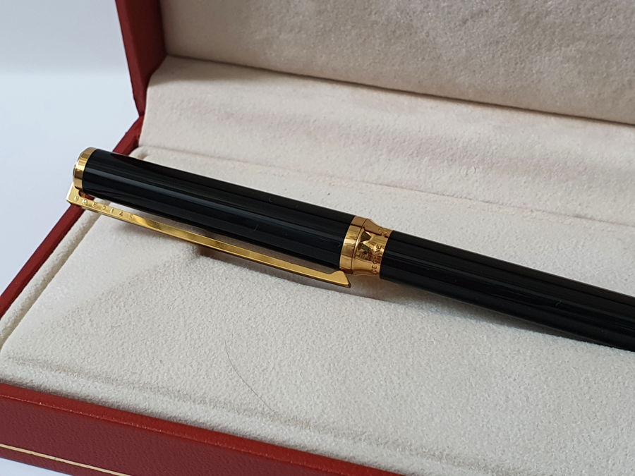 Bút Bi St Dupont Black Lacquer Gold Ballpoint Pen mua tại hà nội