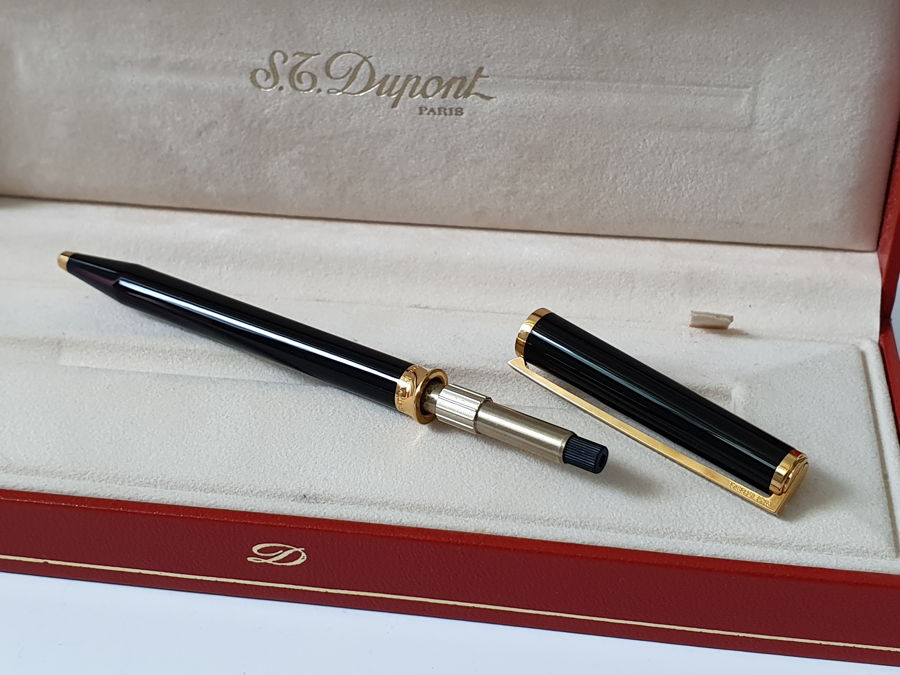 Bút Bi St Dupont Black Lacquer Gold Ballpoint Pen mua tại sài gòn