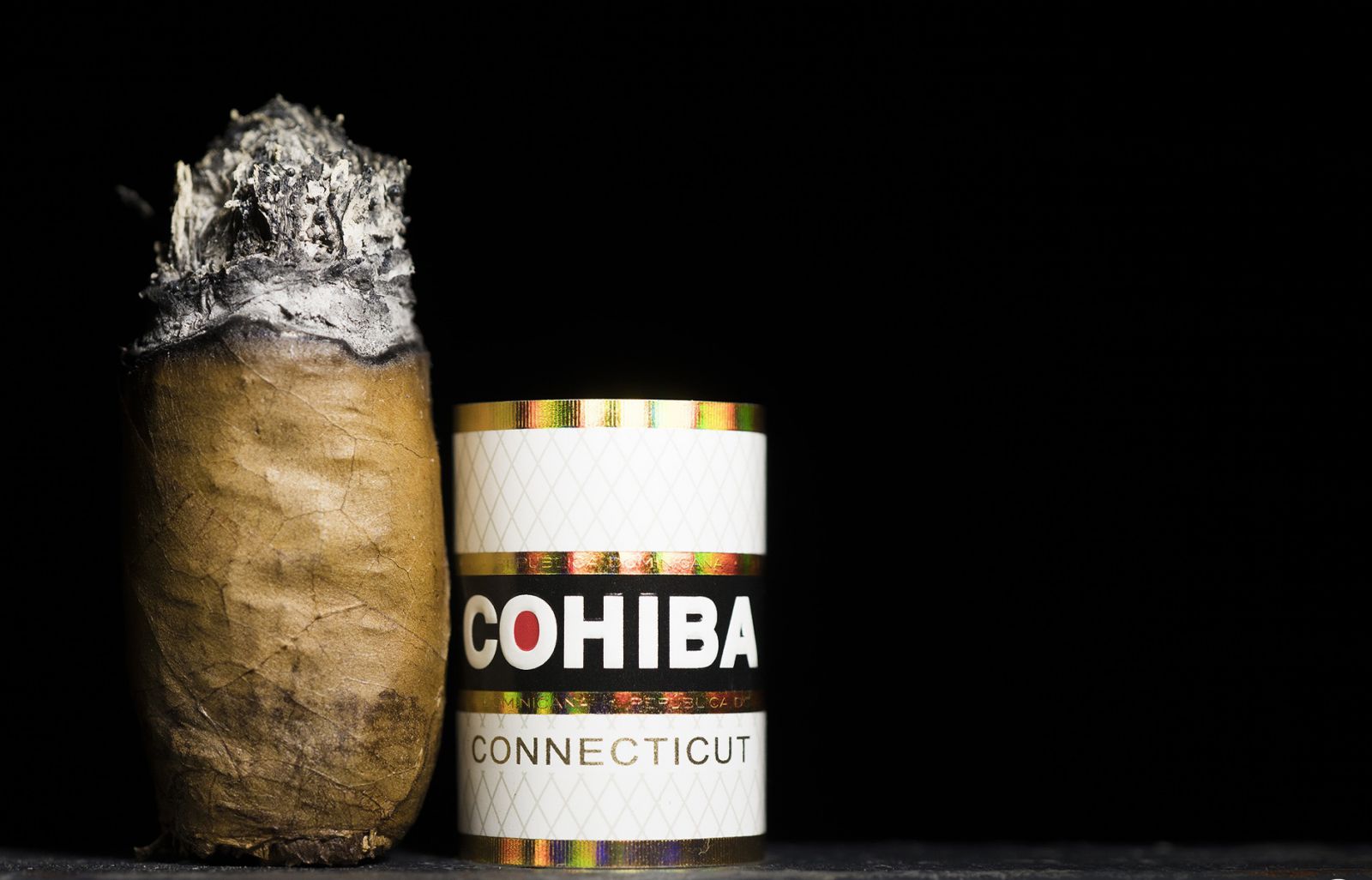 Xì gà Cohiba Connecticut Toro mua tại sài gòn