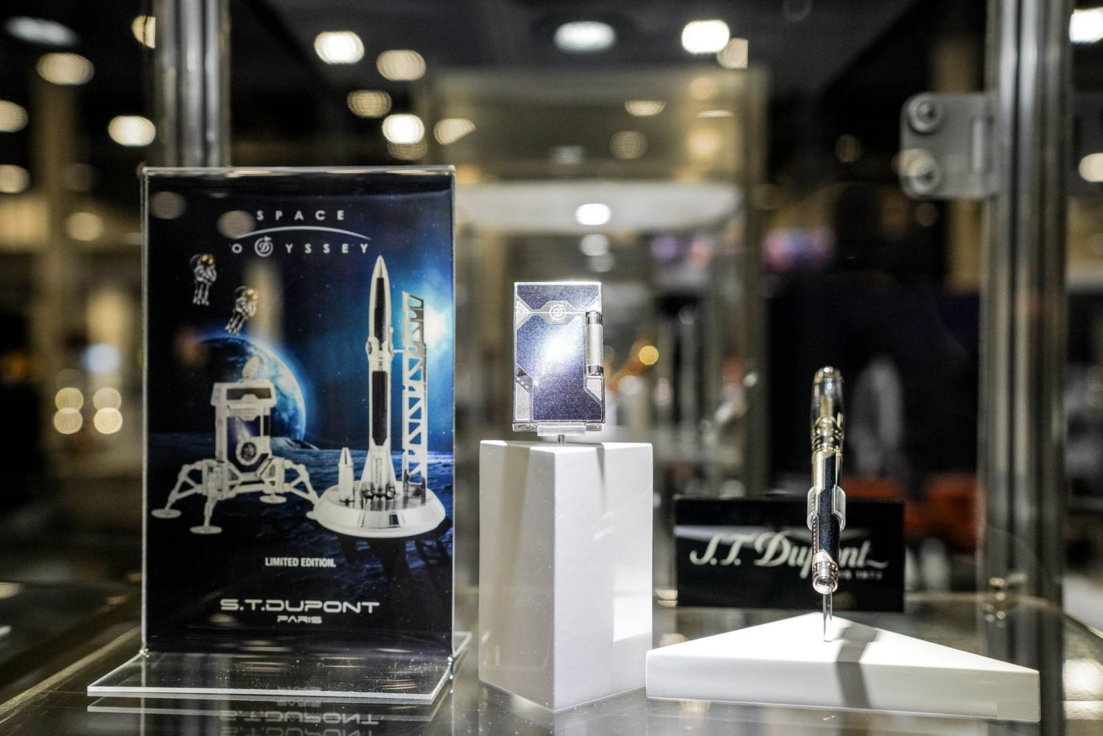 S.T. Dupont Space Odyssey Prestige Collectors Limited Edition bán tại hà nội