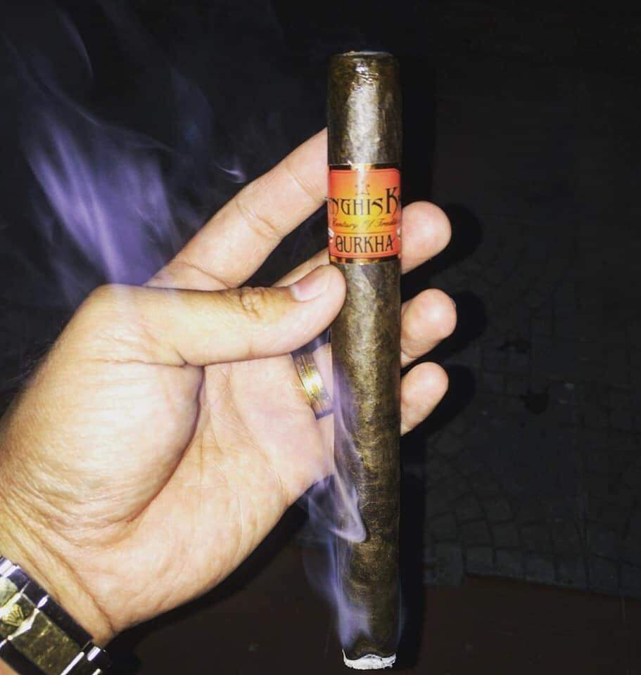 xì gà Gurkha Ghenhis Khan humidor 30 điếu cigar Churchills tại đà nẵng