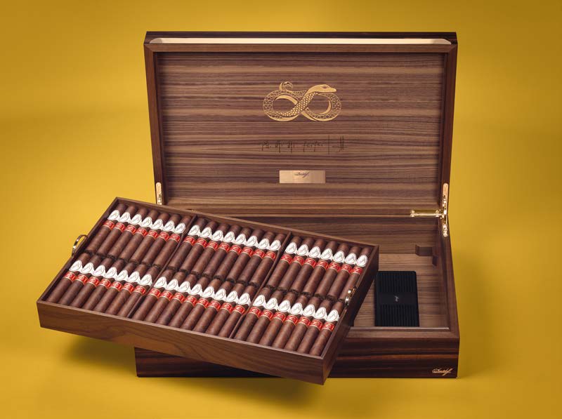 Humidor-Davidoff-Limited-Edition-2025-Year-of-the-Snake-Masterpiece-Toro-sai-gon