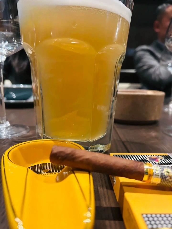 bia-thu-cong-cohiba-lua-mi-kieu-duc-1l-ho-chi-minh
