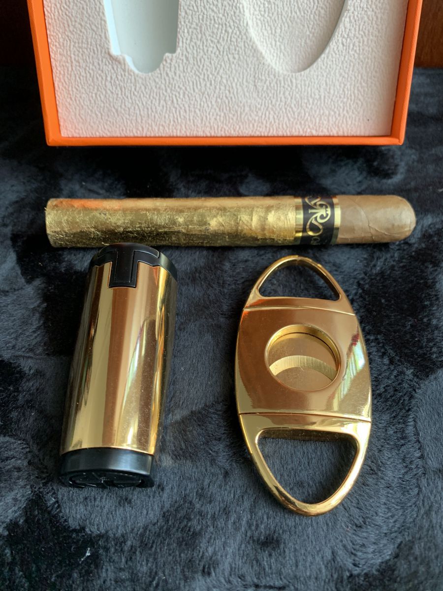 phụ kiện cigar dát vàng