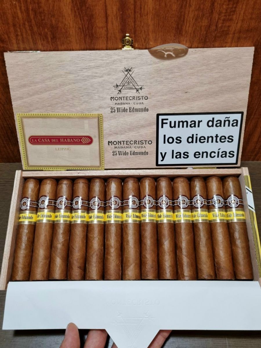Xì gà Montecristo Wide Edmundo hộp gỗ 25 điếu sài gòn