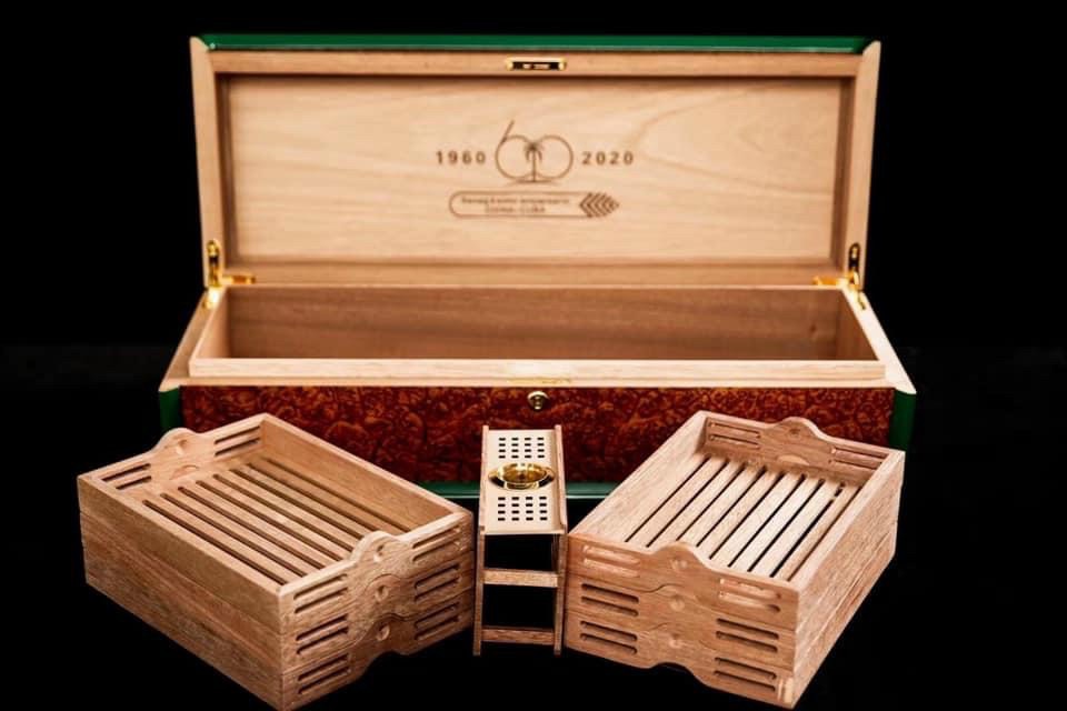 tủ bảo quản xì gà Lubinski YJA 60023 giá bao nhiêu