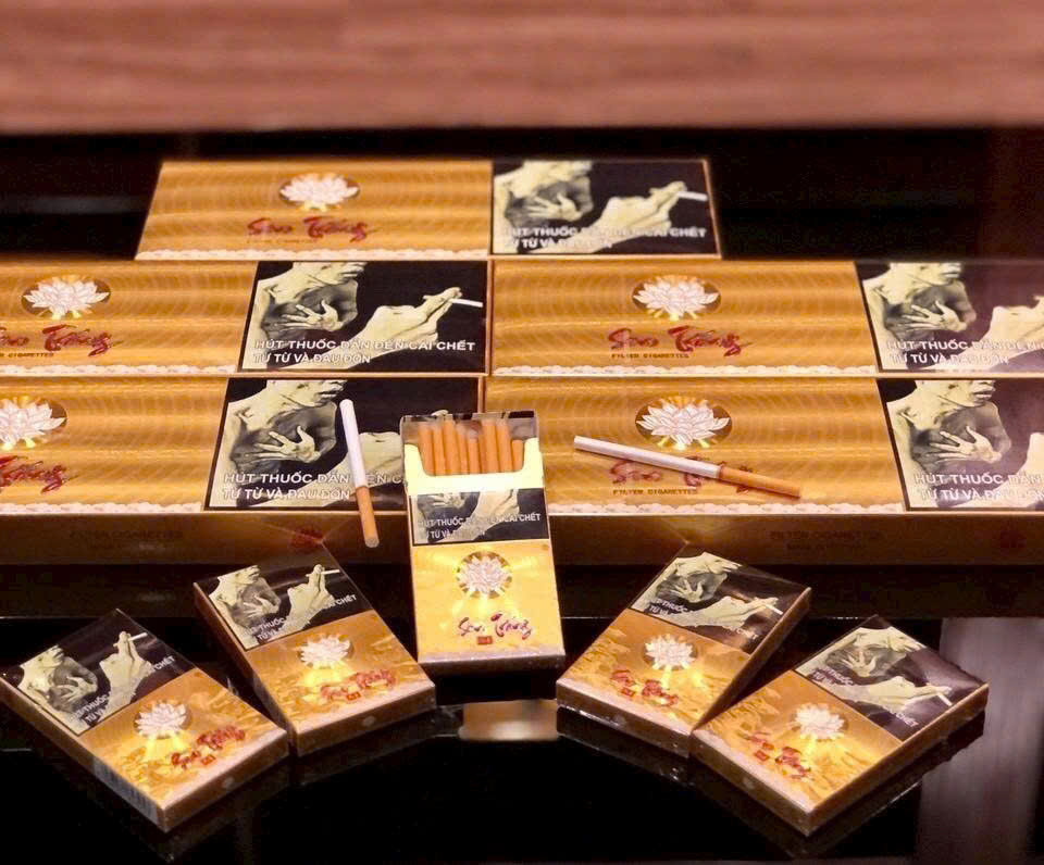 thuoc-la-tram-huong-sen-trang-ha-noi